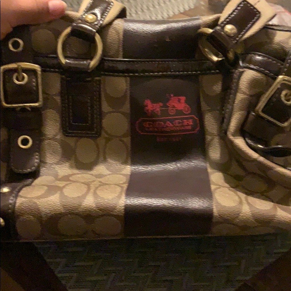 Coach hand bag . Great for everyday . Vintage